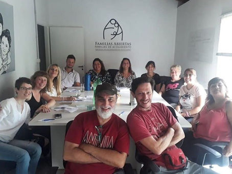 Talleres con diferentes temáticas para colaborar con la compra de mamaderas, pañales y leche