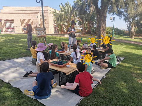 סדנת יצירה בפארק עם תלמידי ביה"ס