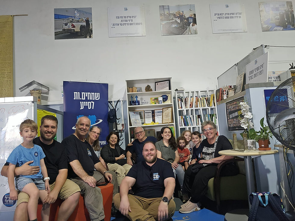 בתמונת ⬆️ השבוע: מדליית ארד משפחת ארד ביום גיבוש במרלו"ג.