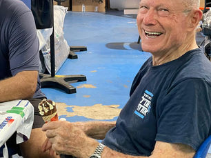 בתמונת השבוע: "הילד בן 90". שלמה פסטר מ נגריית המרלו"ג (בבדיקת טילון ממבצע של"גון) חגג אתמול יומולדת. מזל טוב🙏.