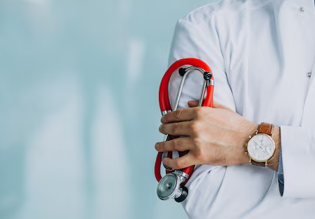 Santé : les dépassements d'honoraires des médecins s'envolent, une facture de plus en plus lourde pour les patients et les complémentaires