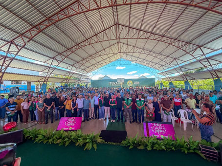 Prefeitura de Epitaciolândia acompanha entrega de títulos definitivos para moradores do bairro Fontenele