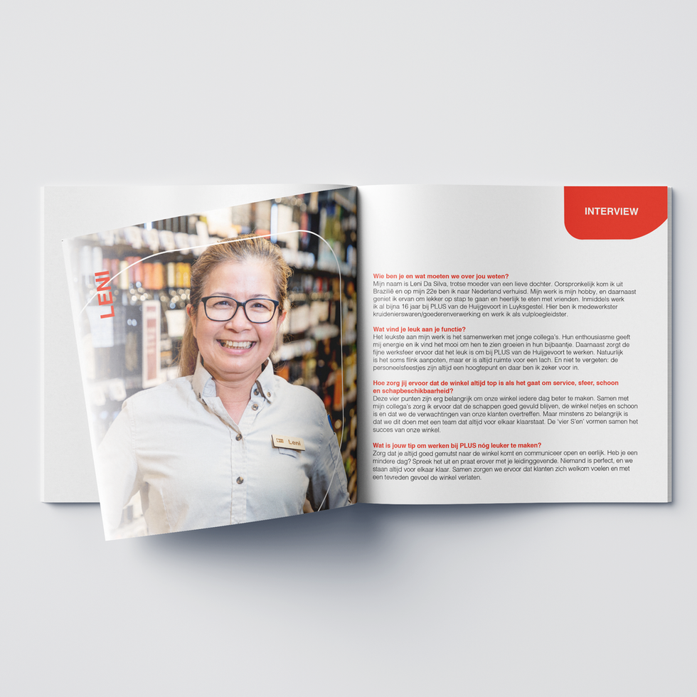 Free_Square_Brochure_Mockup_05 copy