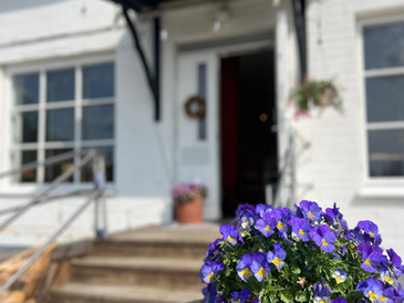 🌿 Huhtikuinen Narva – brunssit, vappu ja kauden herkut