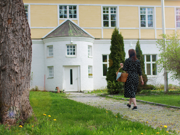 KEVÄT JA KESÄN ENSIASKELEET