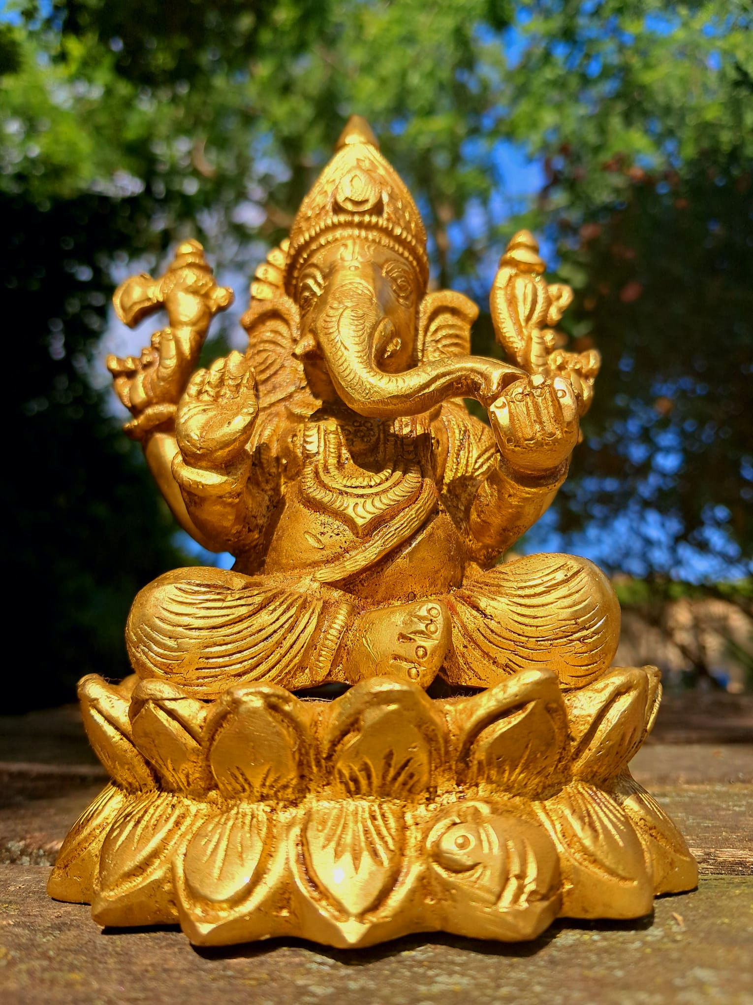 Ganesh en Bronze Doré 15 cm – Statuette de Prospérité et Protection