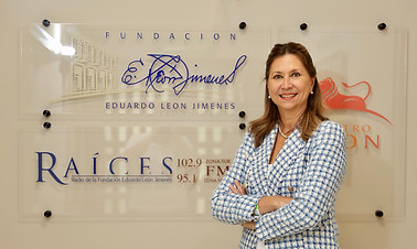 Yolanda Borras Emisora Raices Coli Coli Fundacion E. Leon Jimenes.JPG