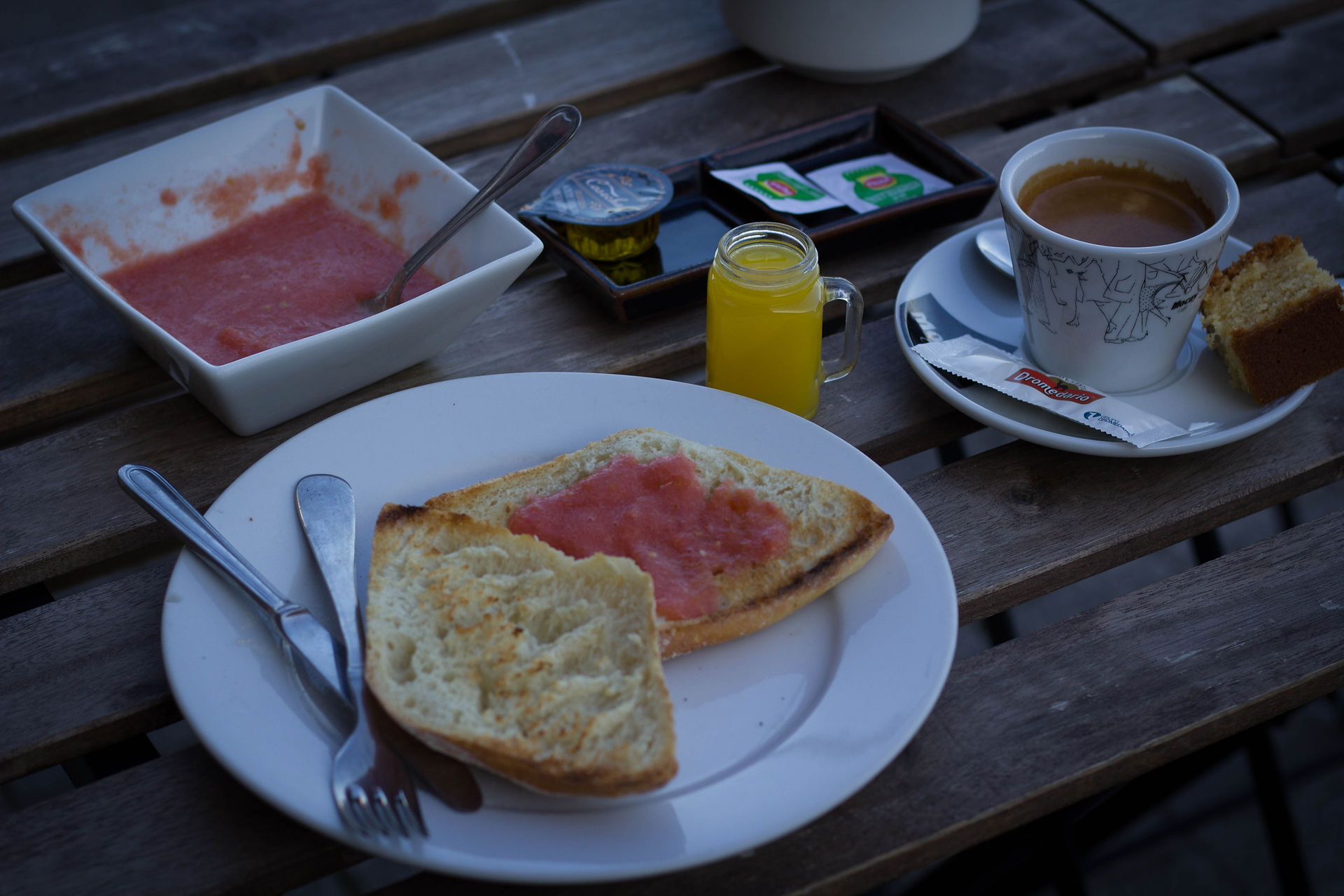 Pan con tomate