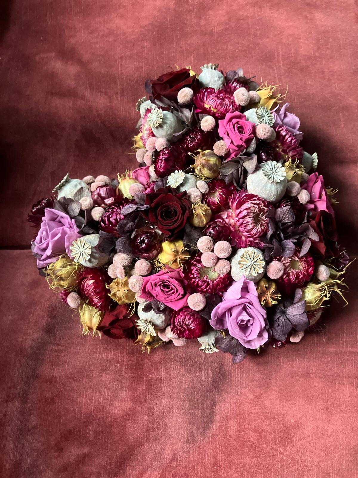 Handgemaakte Krans in hartvorm met Gedroogde Bloemen – 30 cm