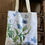 Thumbnail: BIOLOGISCHE DRAAGTAS - BLAUWE BLOEMEN