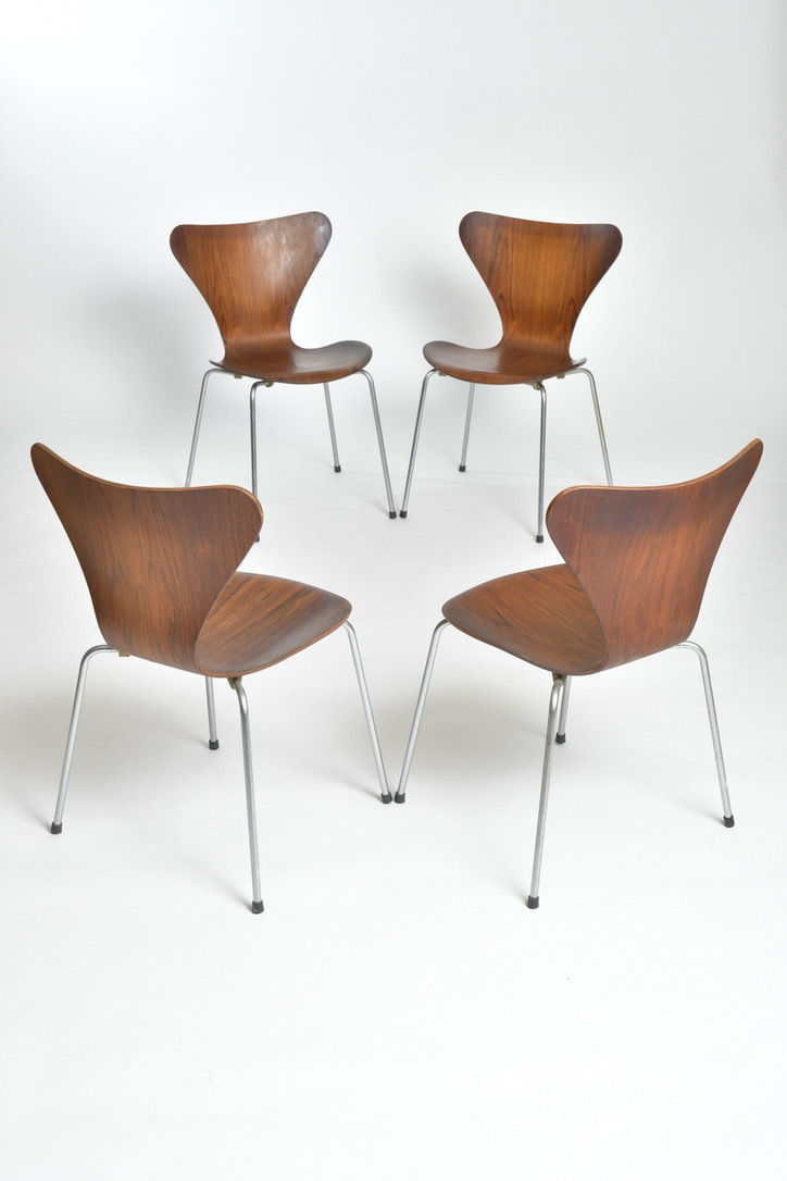 Miniaturbild: Arne Jacobsen Stuhl Set Palisander