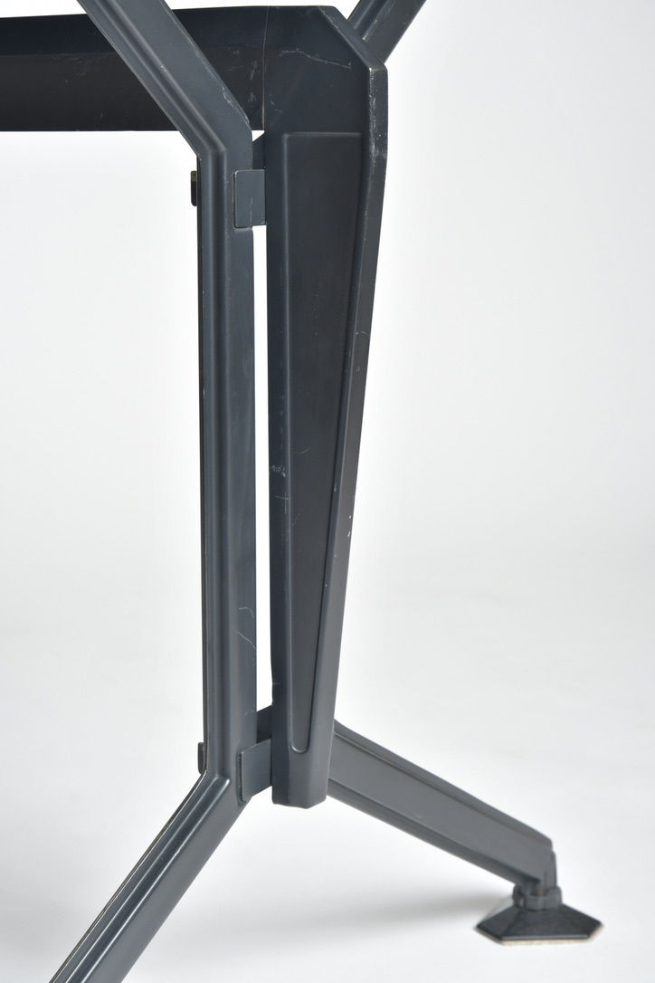 Miniaturbild: Olivetti Tisch "Arco"