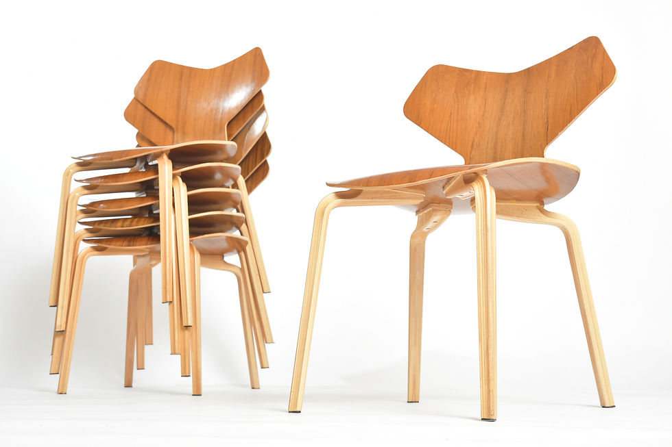 Miniaturbild: Arne Jacobsen Grand Prix Stuhl Set