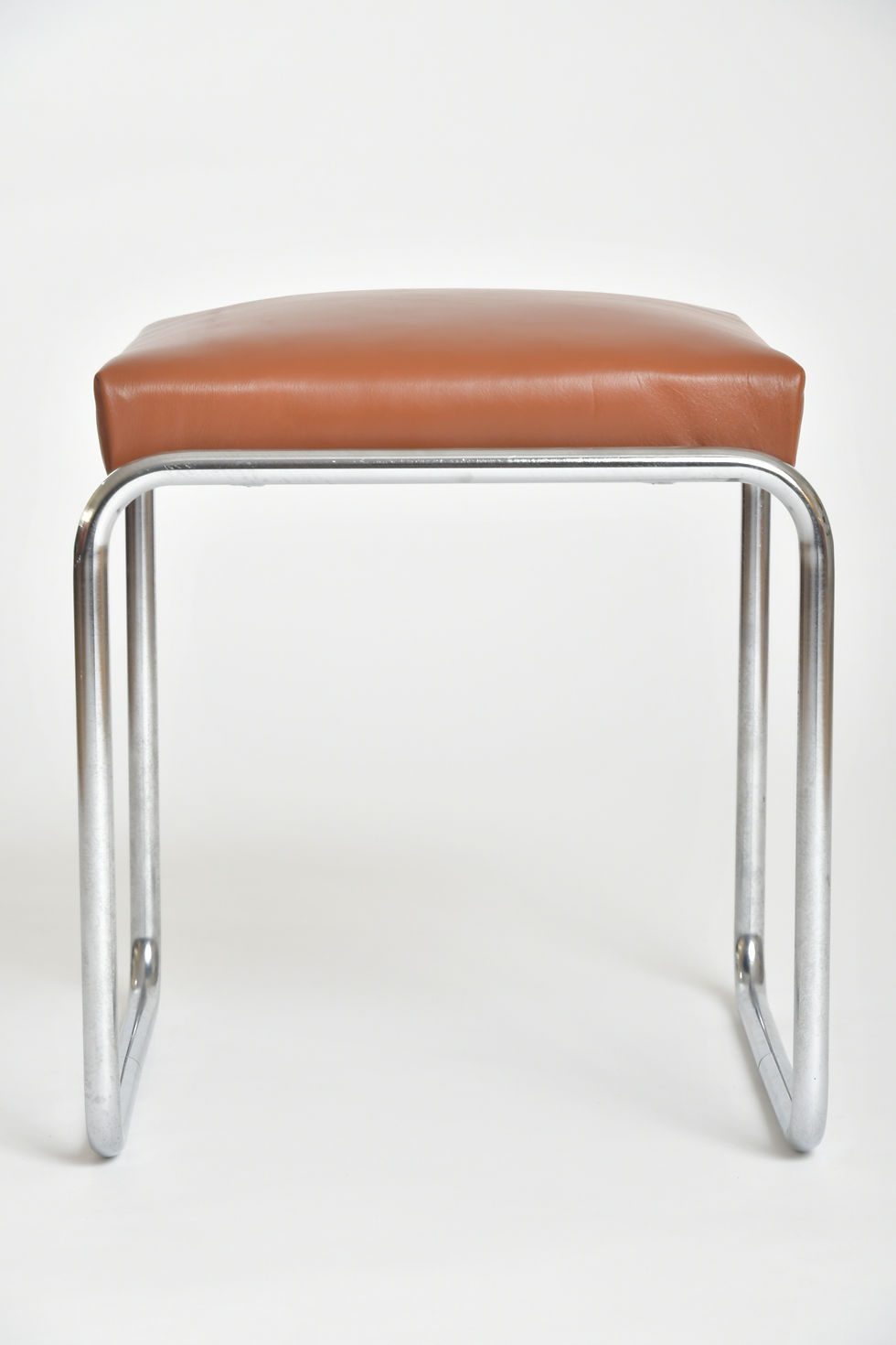 Miniaturbild: Bauhaus Hocker in Leder