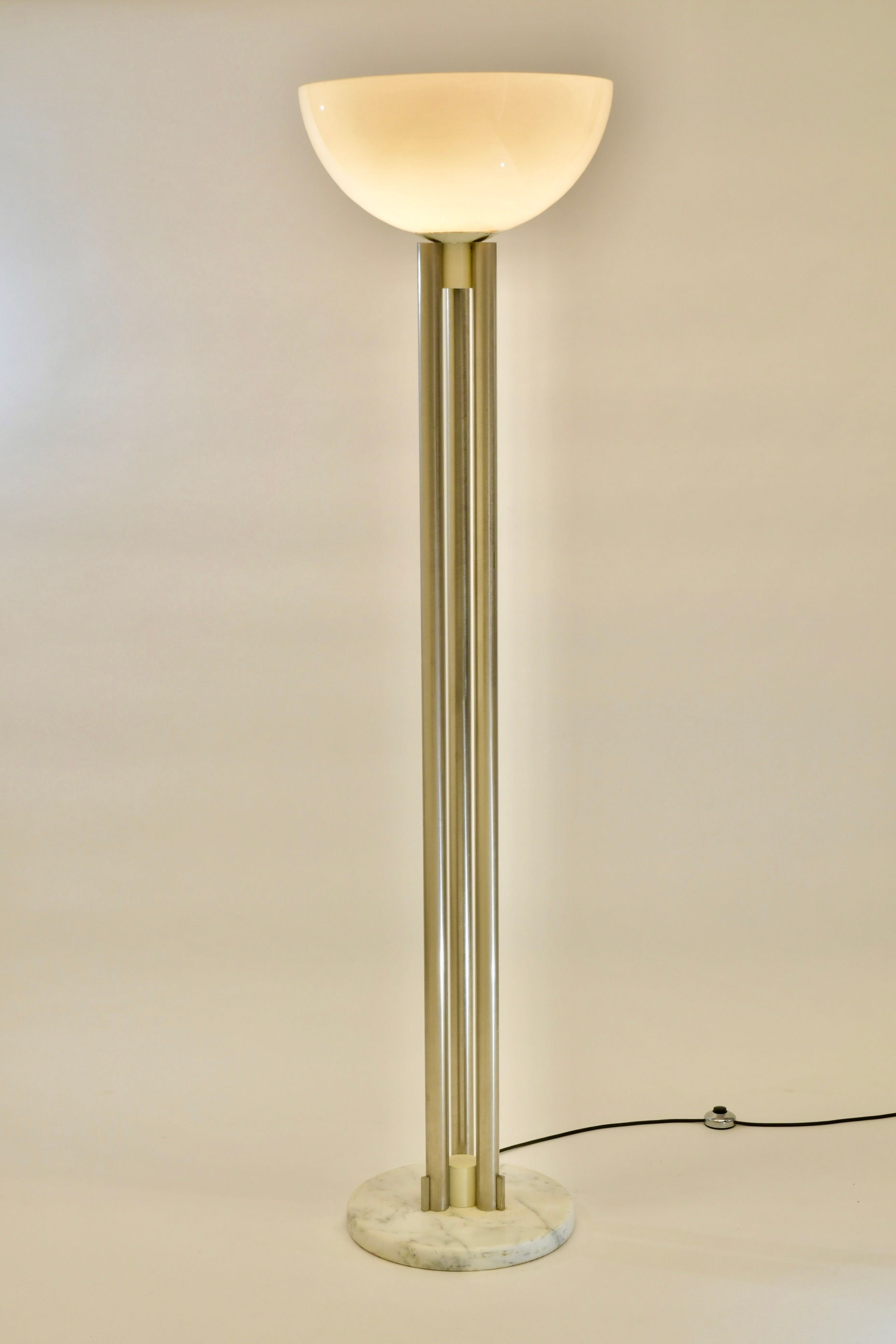 Stehleuchte mit Opalglas Schirm