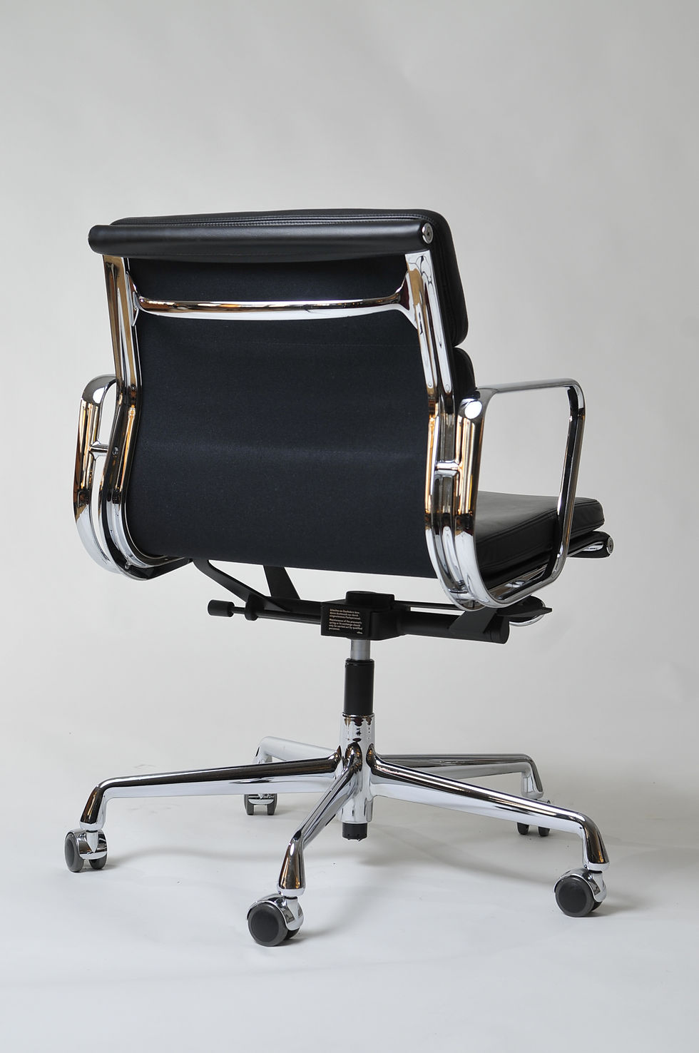 Miniaturbild: Charles & Ray Eames Office Chair EA217