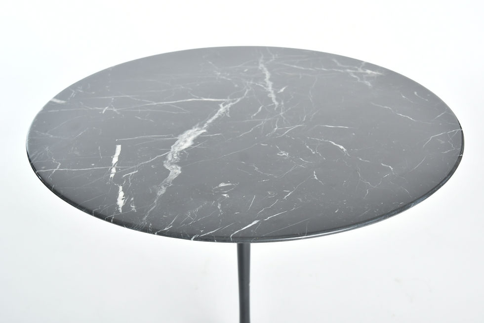 Miniaturbild: Eero Saarinen Sidetable in Marmor