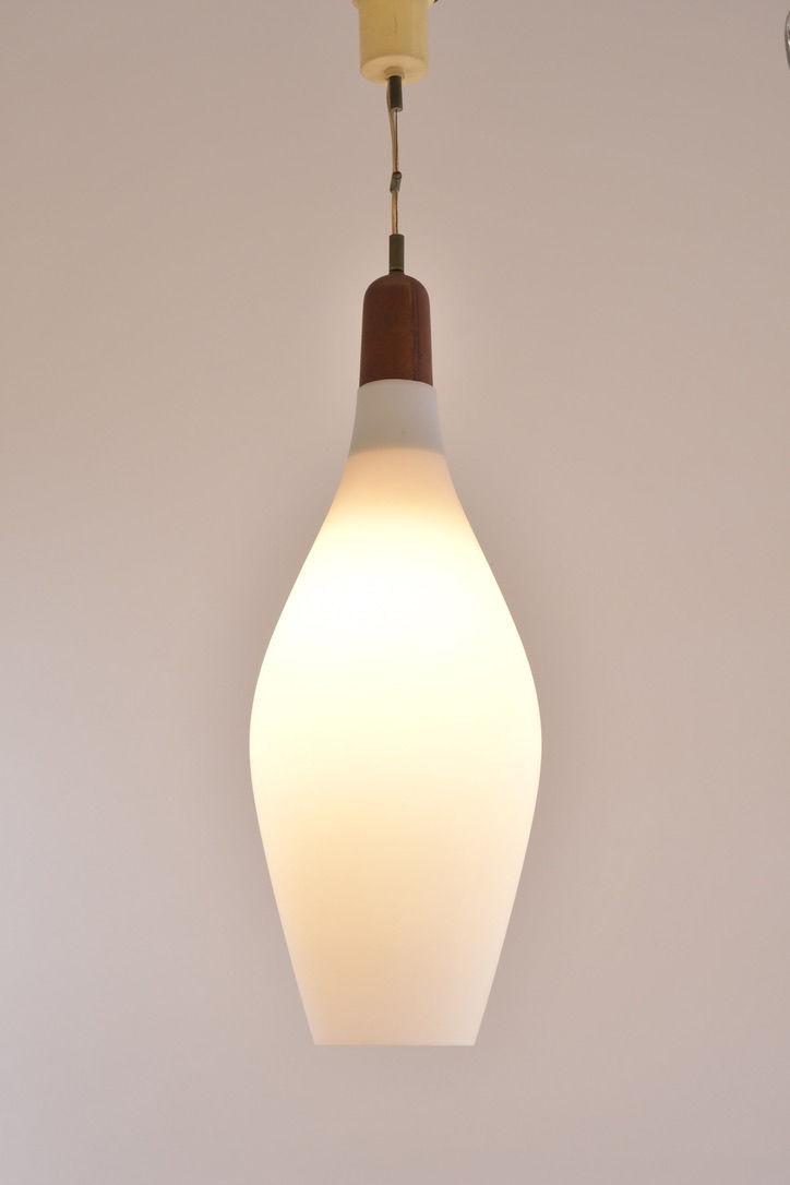 Deckenleuchte mit Opalglas