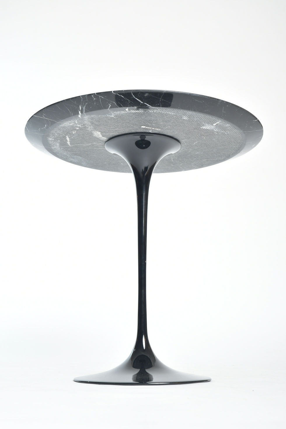 Miniaturbild: Eero Saarinen Sidetable in Marmor