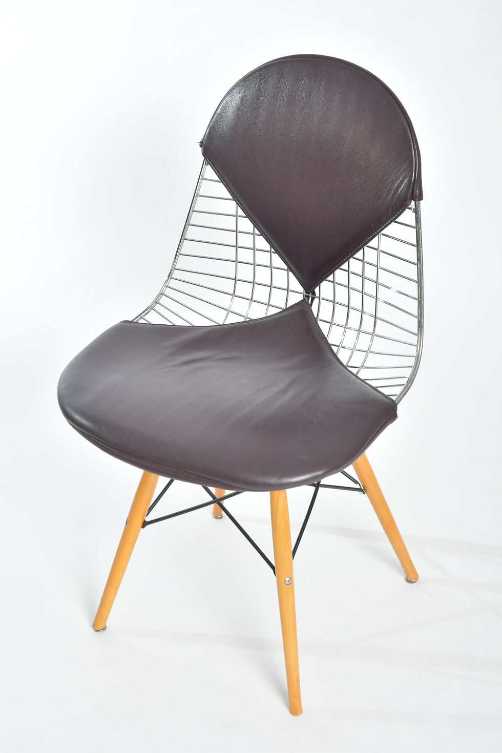 Miniaturbild: Charles & Ray Eames Bikini Chairs