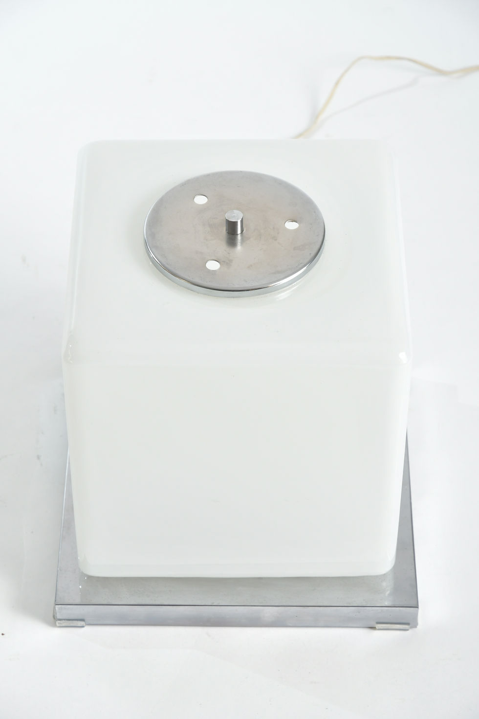 Miniaturbild: Würfel Tischleuchte aus Opalglas