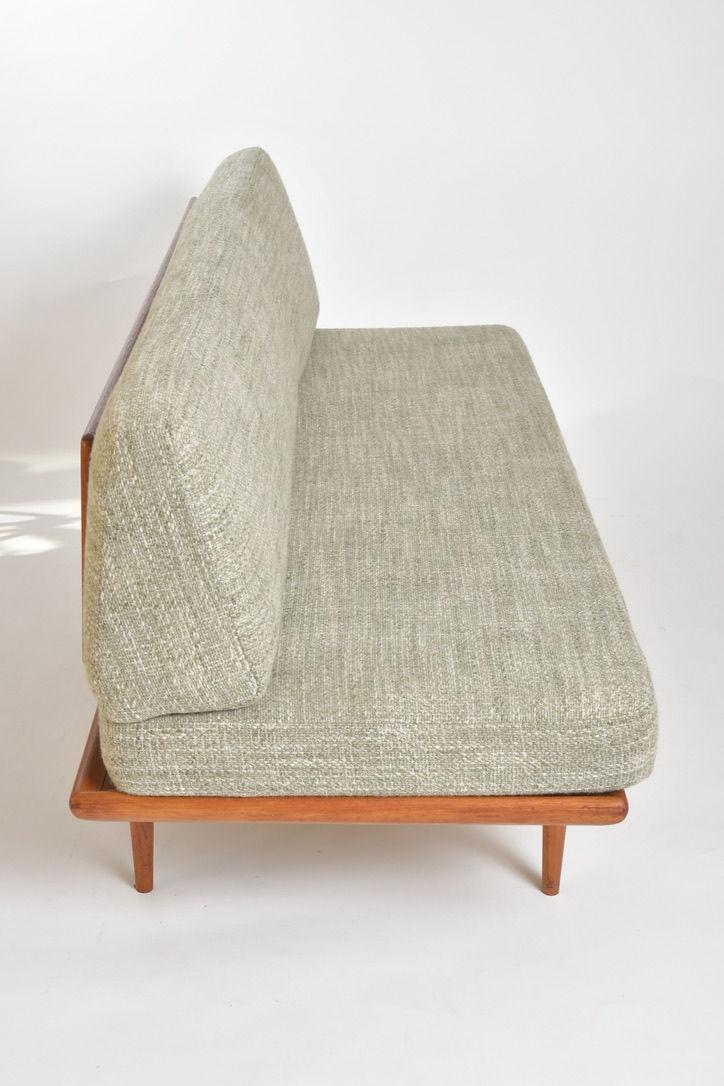 Miniaturbild: Hvidt & Mølgaard Sofa "Minerva"