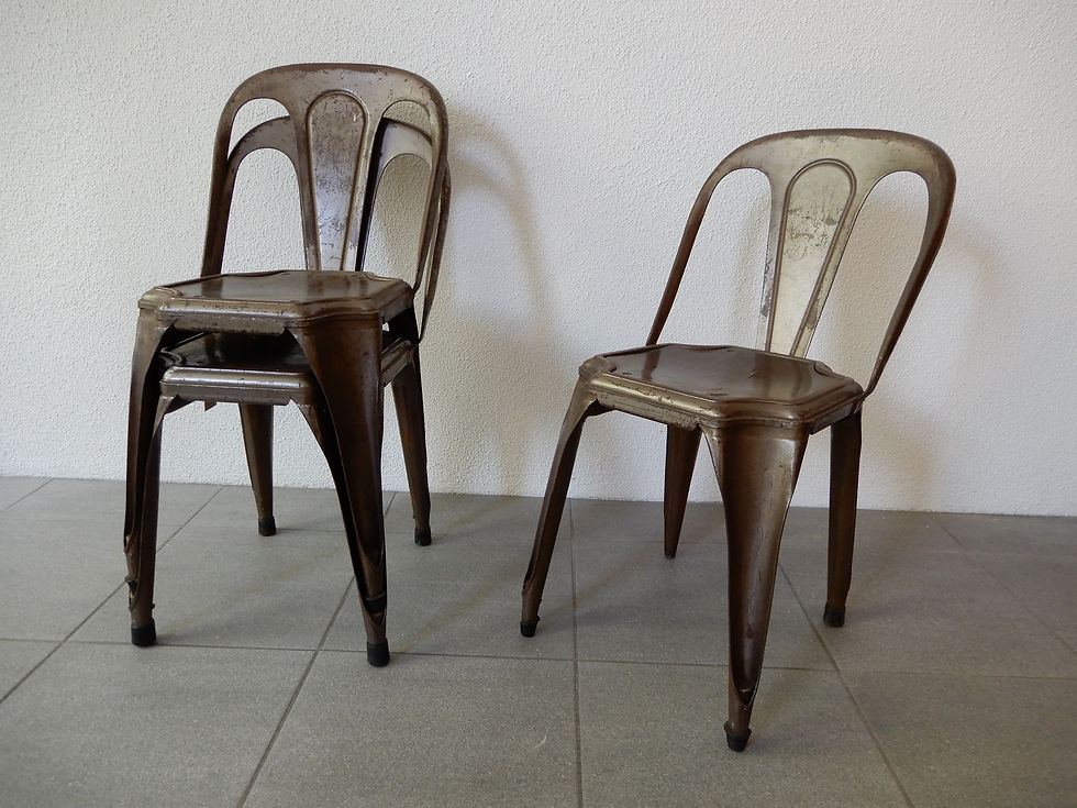 Terassenstühle aus Blech