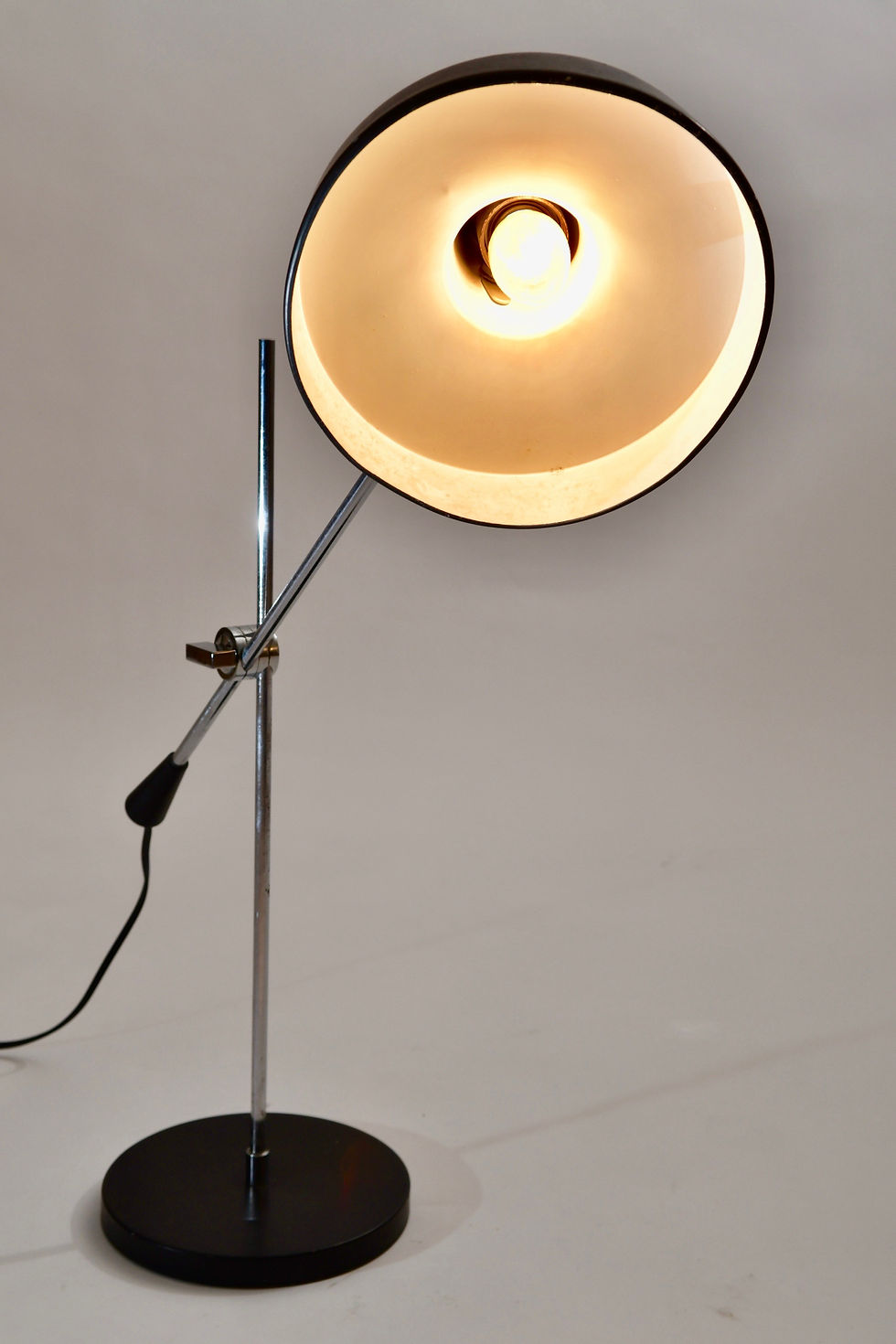 Miniaturbild: Midcentury Tischleuchte