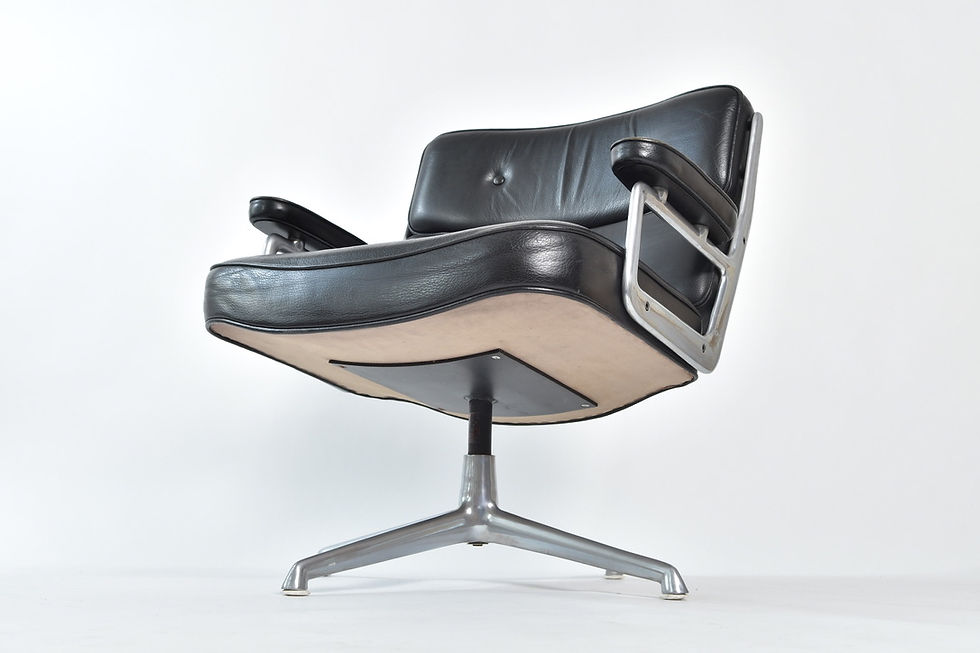 Miniaturbild: Charles & Ray Eames Lobby Chair