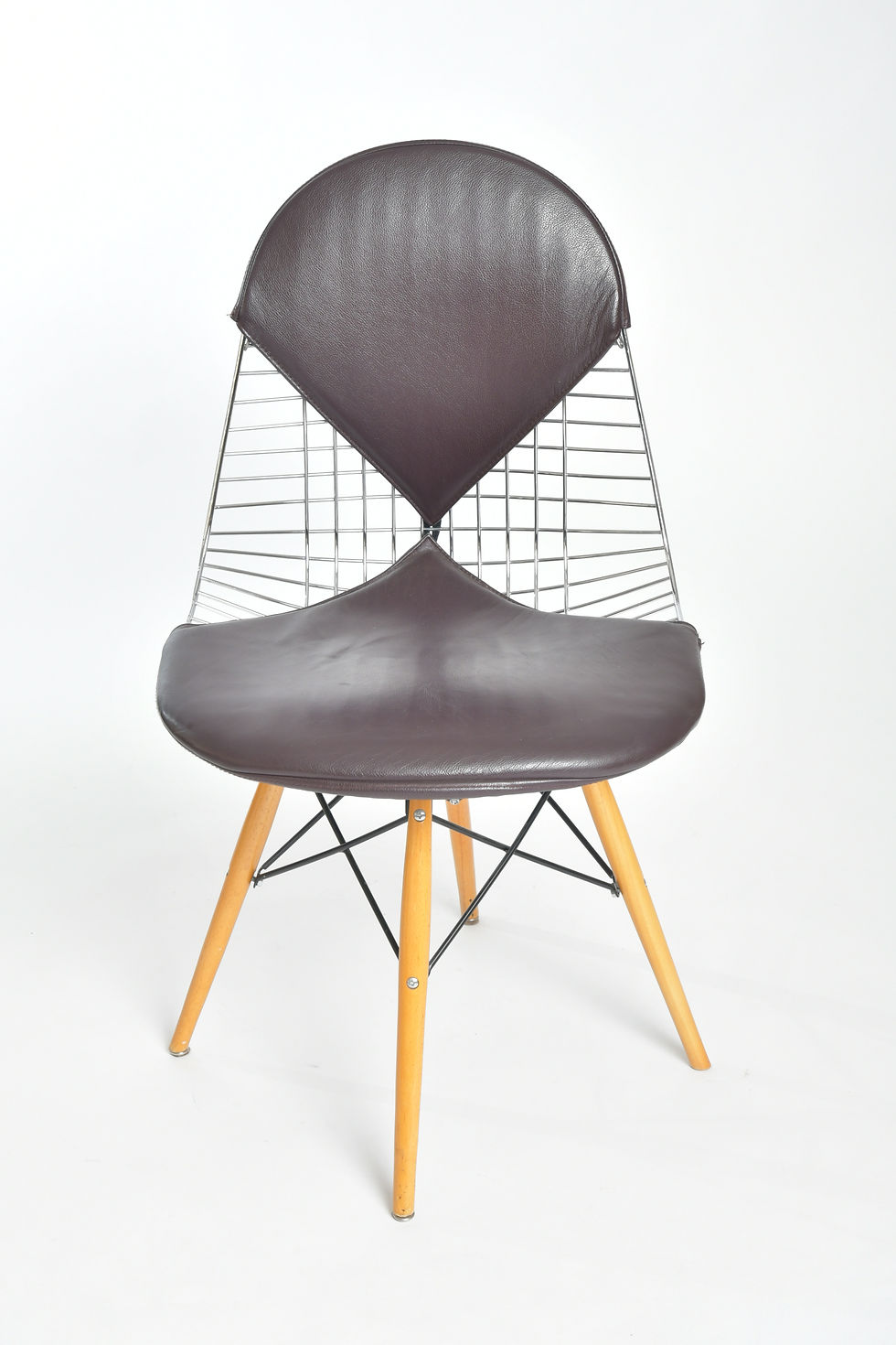 Miniaturbild: Charles & Ray Eames Bikini Chairs