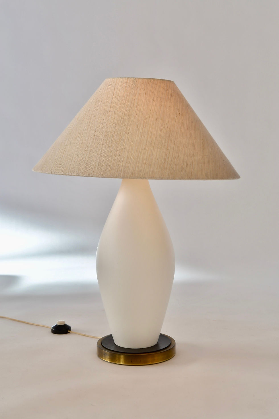 Miniaturbild: Midcentury Tischleuchte