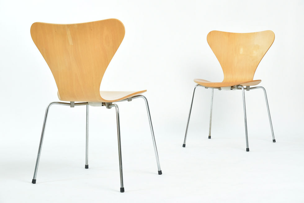 Miniaturbild: Arne Jacobsen Stuhl Set