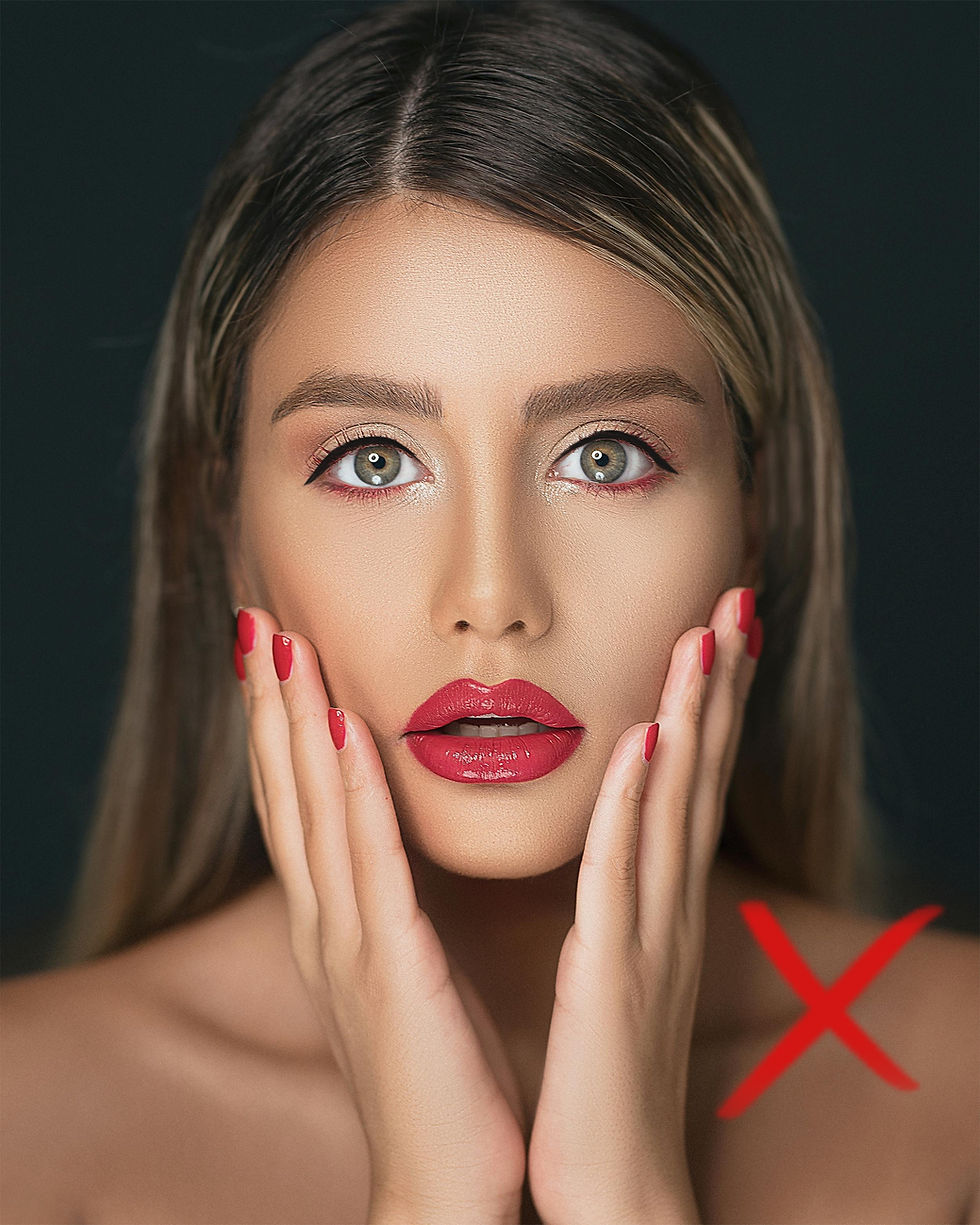 model with incorrect eyeliner placement creating droopy eyes