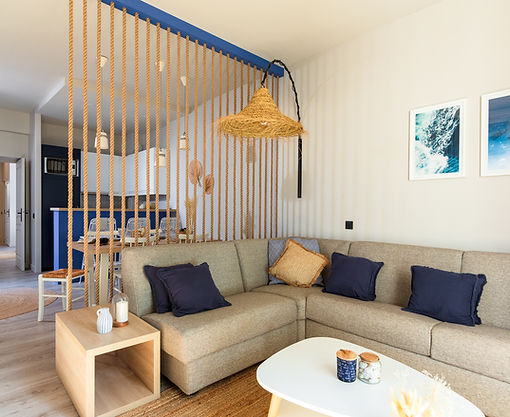 énovation appartement Courchevel 
salon montagne bois clair moderne location saisonnière