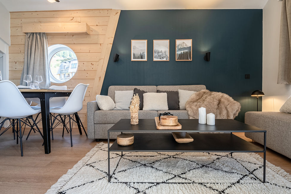 Rénovation par Face/B à Avoriaz : ici pose d’un sol en LVT, ref. Forbo Roasted Oak