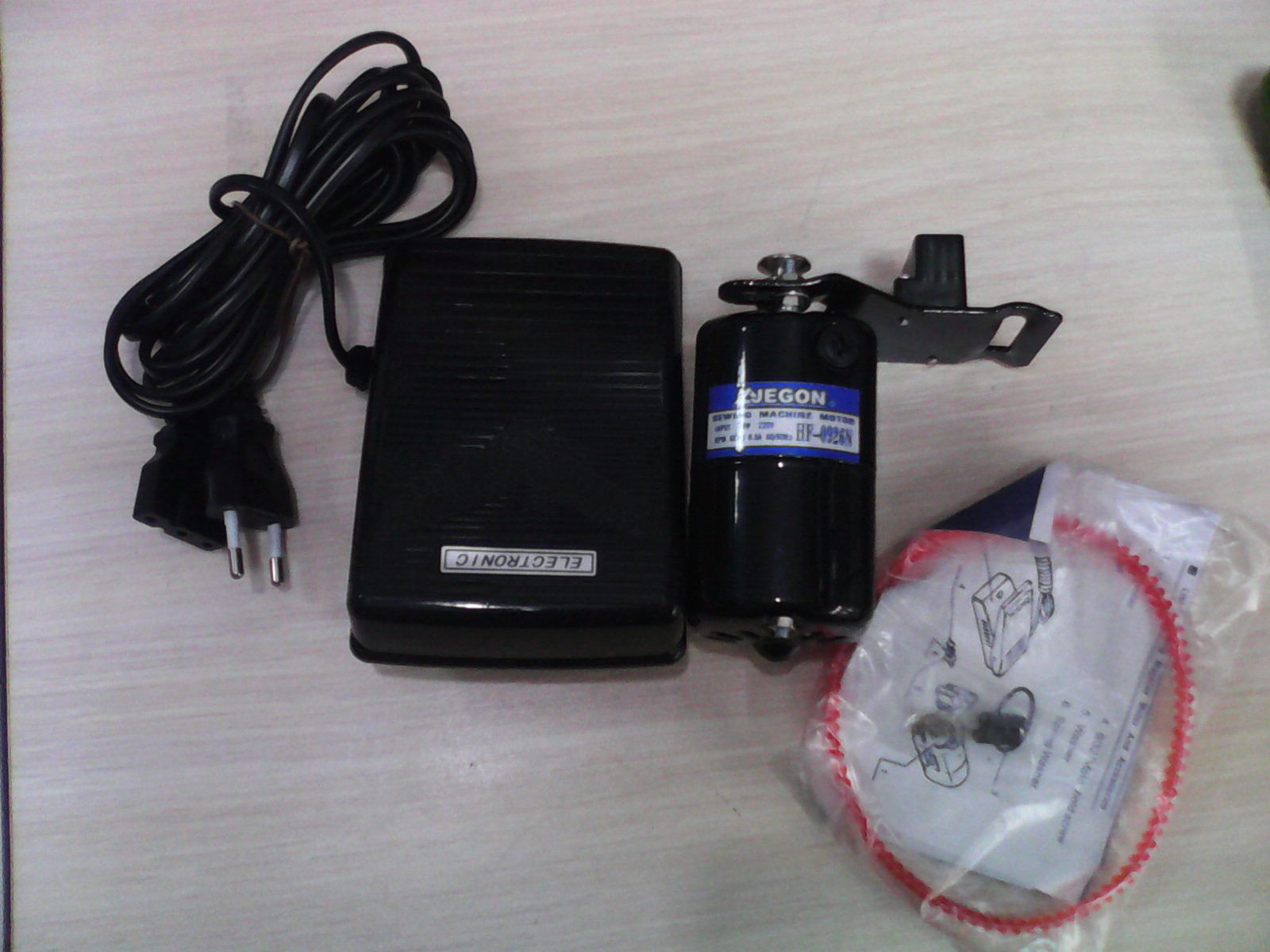 Электро моторы к бытовым машинам и оверлокам