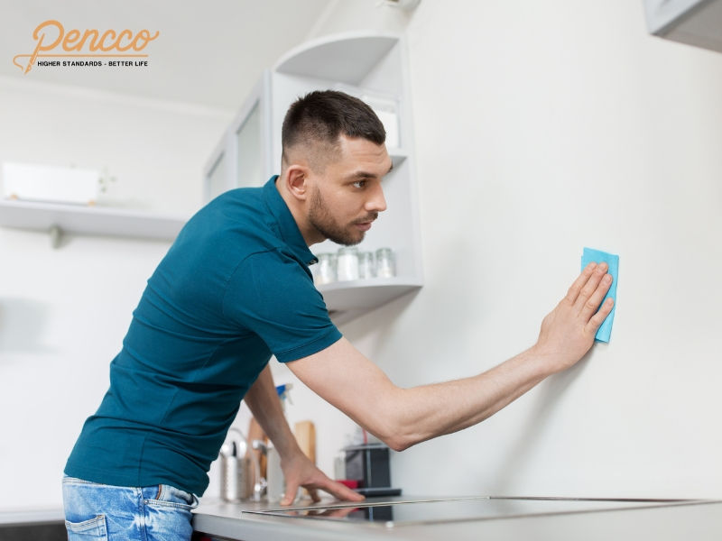Sử dụng sơn bóng giúp bạn dễ lau chùi vết bẩn trên tường nhưng lại thường bị bám bụi