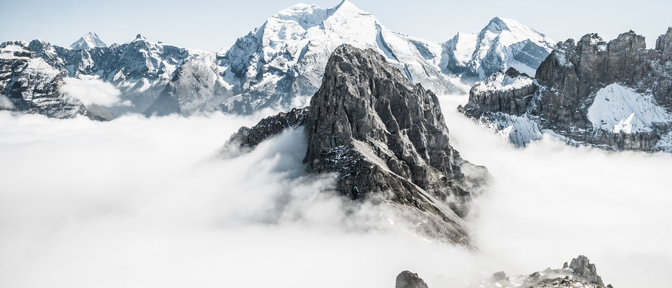Berge im Nebel