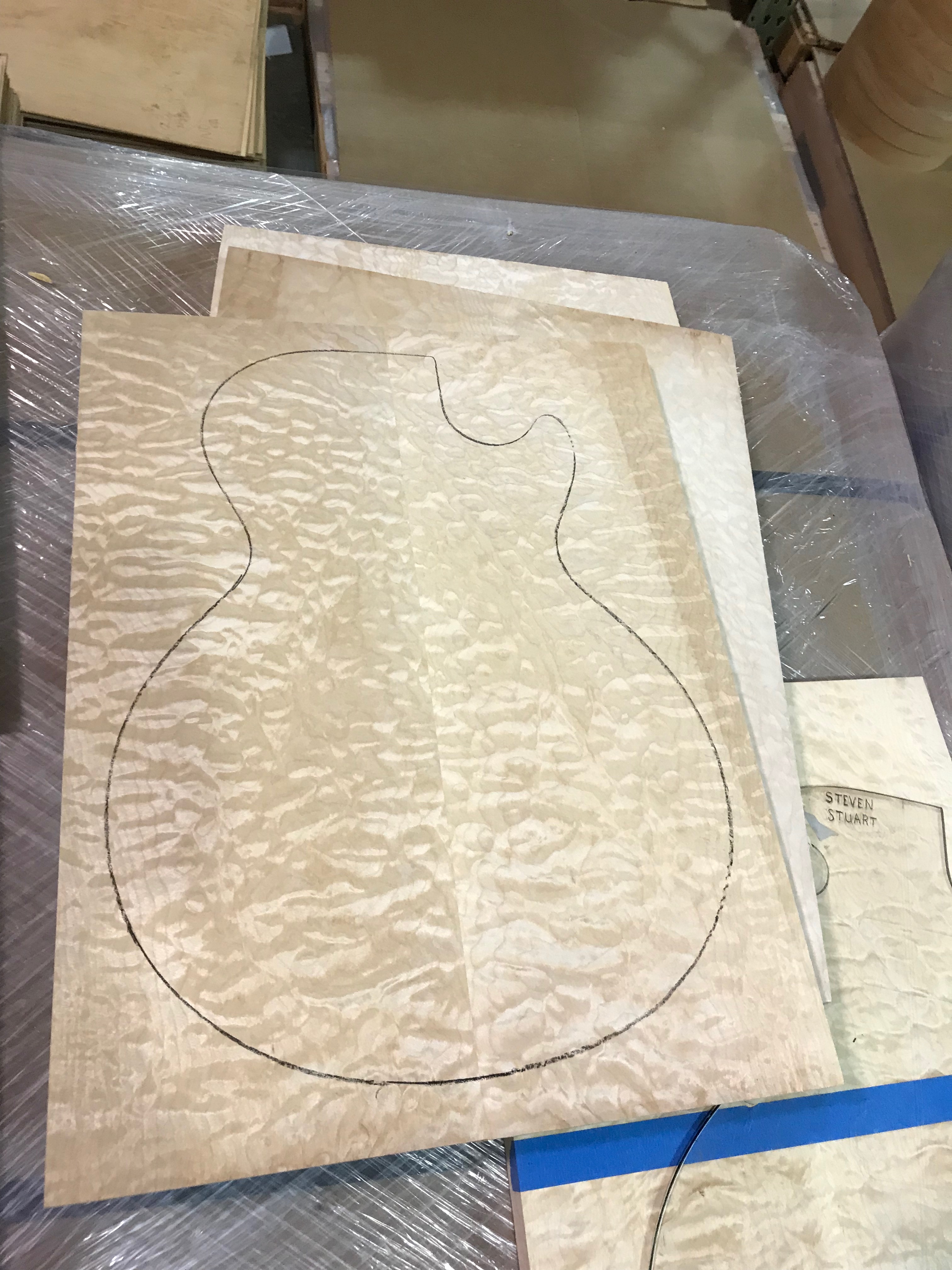 Glen Picking Tops At Gibson Custom