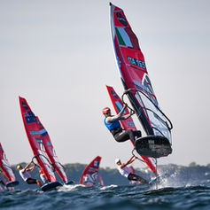 iQFOiL U23 WORLD CHAMPIONSHIPS: BRIGHT AND PILLONI LEAD THE TOP TEN INTO THE MEDAL SERIES IN PUCK