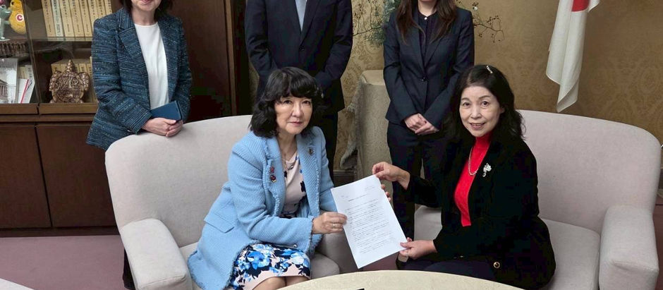 片山さつき財務大臣を訪問し、介護現場の実情と要望を提出