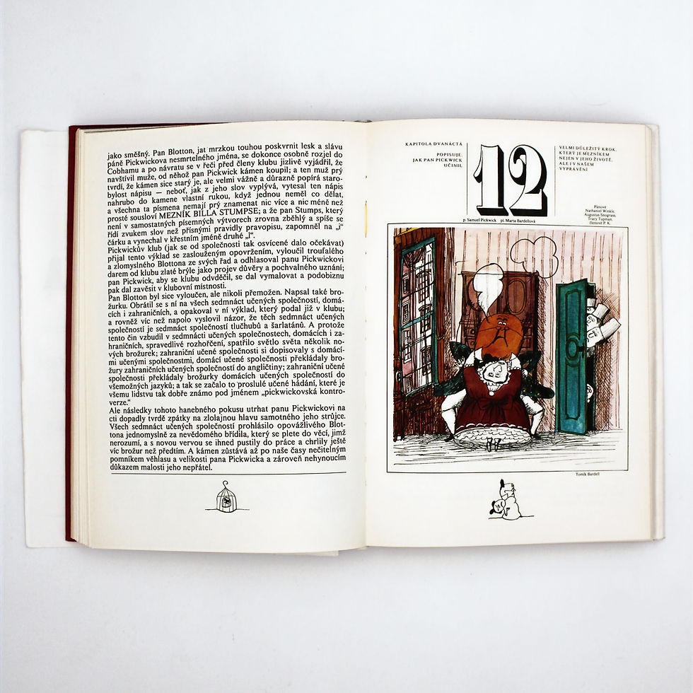 Livre ouvert en tchèque, chapitre 12, avec une grande illustration colorée de personnages dans une pièce. Kronika Pickwickova klubu illustré par Jiří Šalamoun.