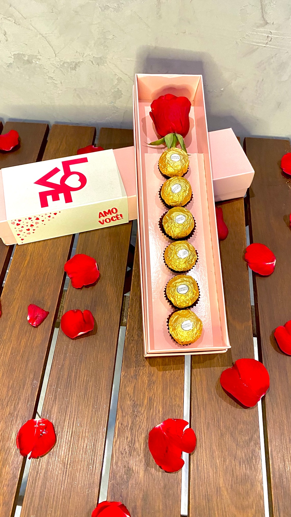 Miniatura: Box pink flower Ferrero Rocher