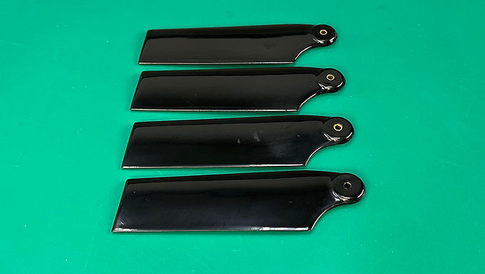 RCH-70-058-UH60 - 700 UH60 tail blades 105mm