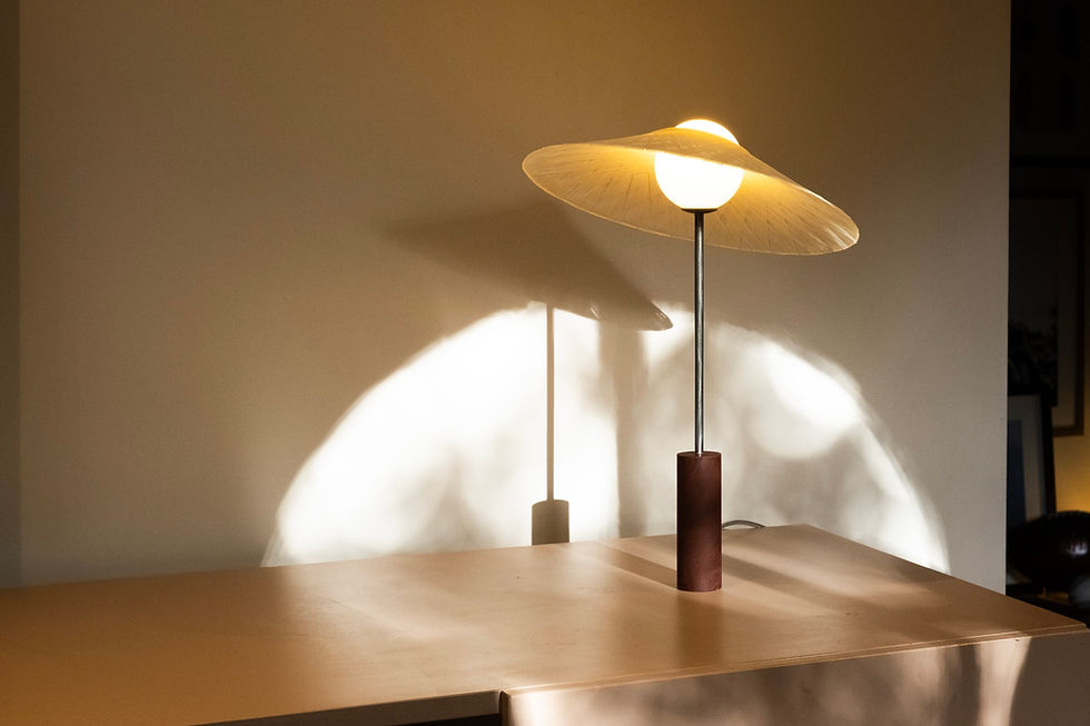 Miniaturbild: Handgefertigte Tischlampe mit Tape-Schirm