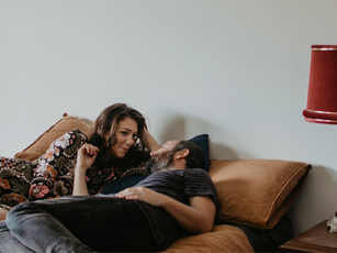Le PACS et les dettes de couple : mises en garde essentielles