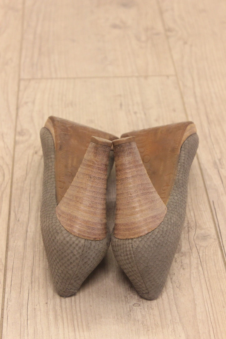 Thumbnail: Gadea grijze pumps maat 38