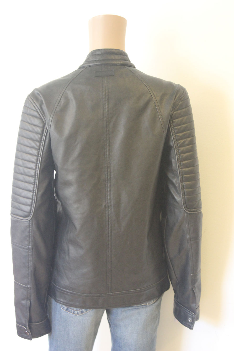 Thumbnail: Madness zwart leatherlook jasje maat S