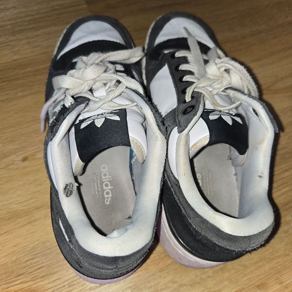 Miniaturbild: Alltags-Adidas Sneaker