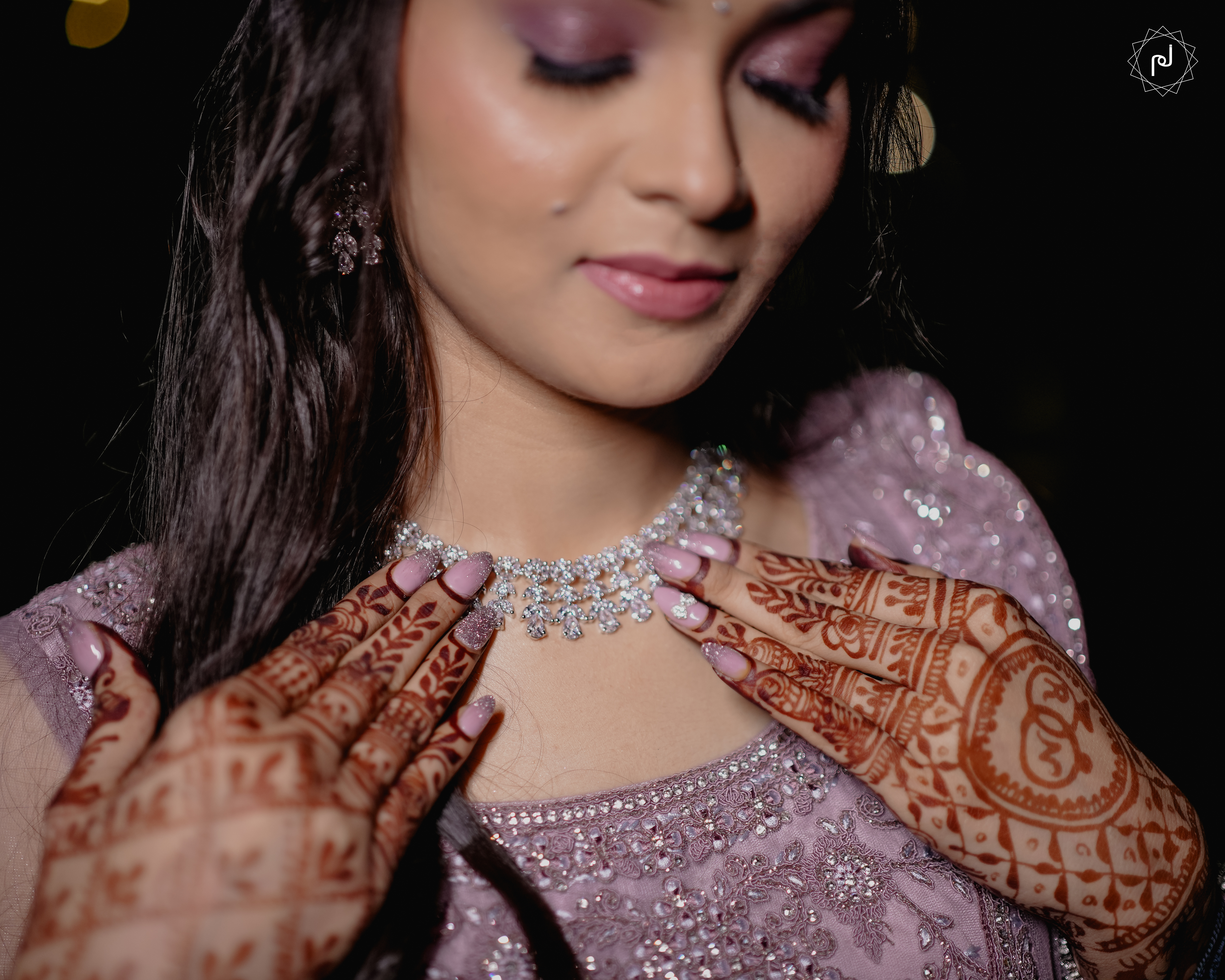 Pasangan bahagia pengantin